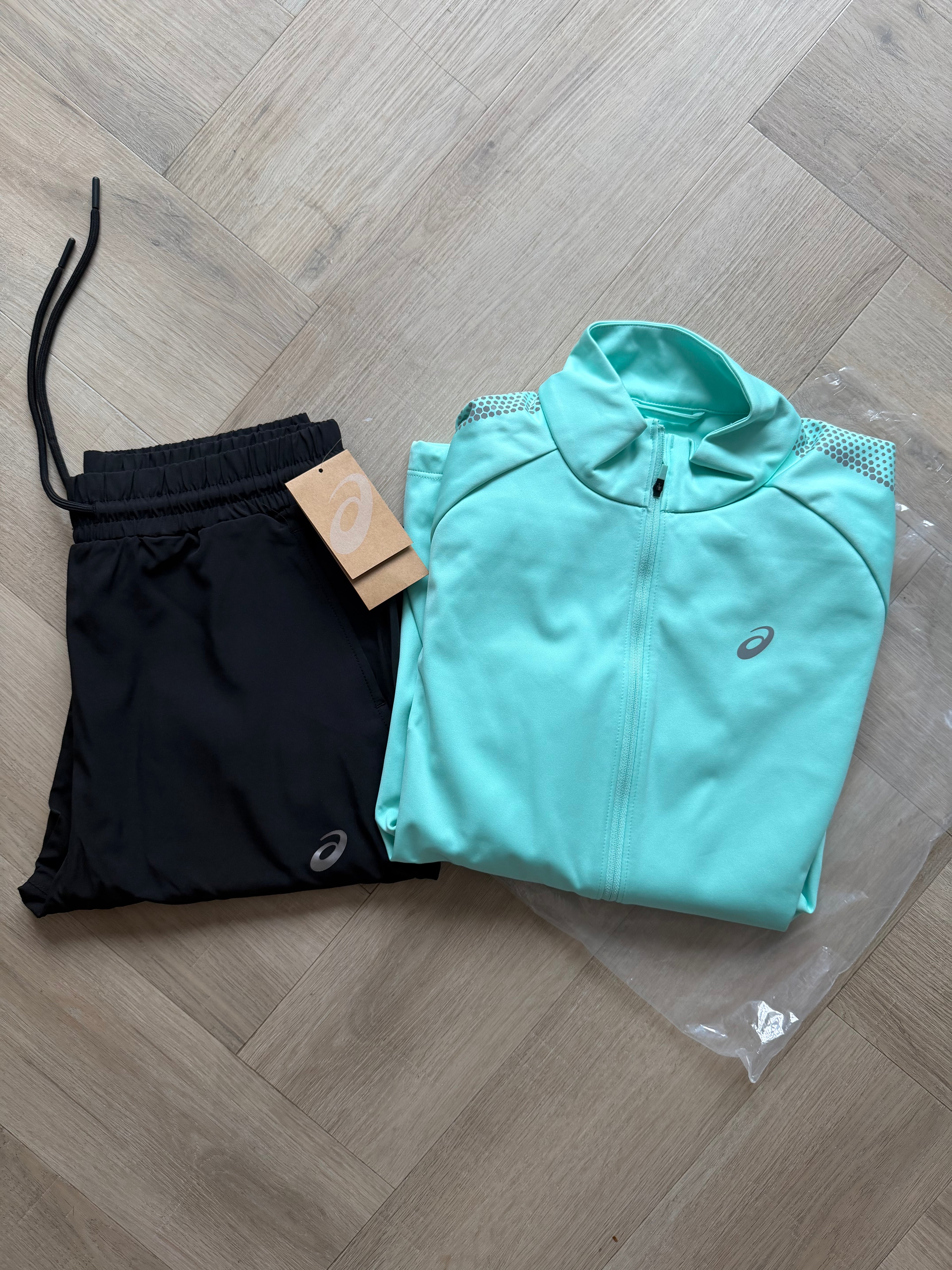 Ascis tracksuit exclusive model